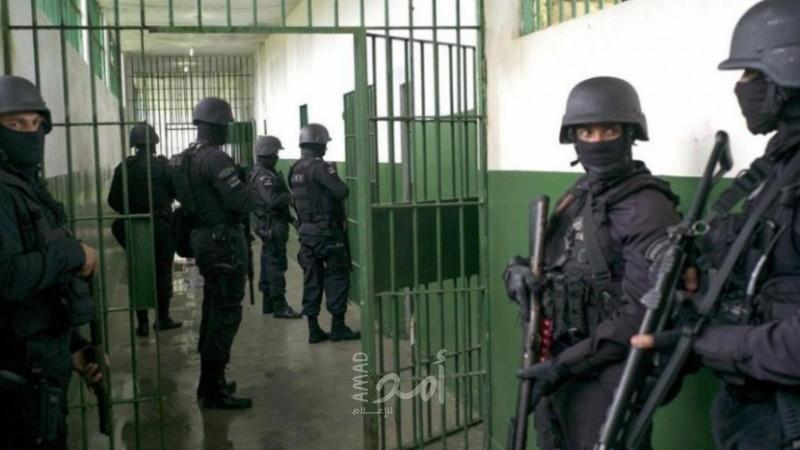 تقرير حقوقي يكشف شهادات حول إطلاق حراس سجون الاحتلال النار على الأسرى الفلسطينيين داخل الزنازين