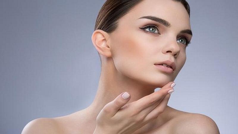5 وصفات طبيعية لتفتيح منطقة الذقن