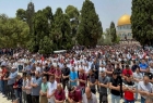 القدس: عشرات الآلاف يؤدون صلاة الجمعة في المسجد الأقصى