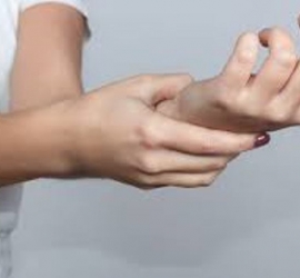 7 نصائح لعلاج جفاف اليدين والقدمين في الشتاء
