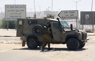 قوات الاحتلال تعتقل مواطن من خانيونس خلال مروره عبر "معبر بيت حانون"