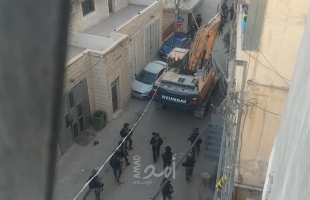 بالفيديو والصور.. قوات الاحتلال تهدم منزل في "شعفاط" بالقدس