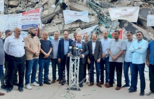 غزة: تيار الإصلاح يُسلم 10 سيارات اسعاف و30 ألف لقاح كورونا لوزارة الصحة - صور