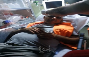إصابة الصحفي ناصر اشتية في مواجهات مع قوات الاحتلال بدير الحطب