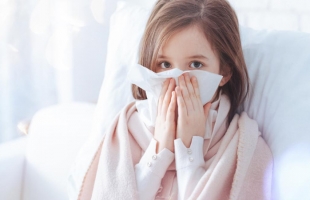 نصائح لحماية طفلك من نزلات البرد والأنفلونزا