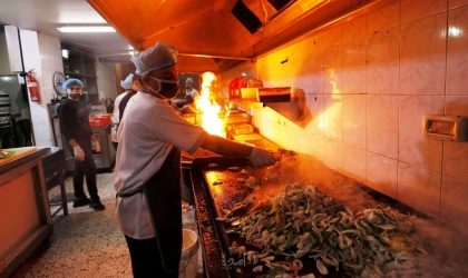 هيئة المطاعم تحذر من كارثة إقتصادية بسبب قرار داخلية حماس