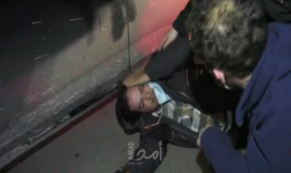 نشطاء يهود يعتدون على مصور صحفي أمام مستشفى "أساف هروفيه" - فيديو