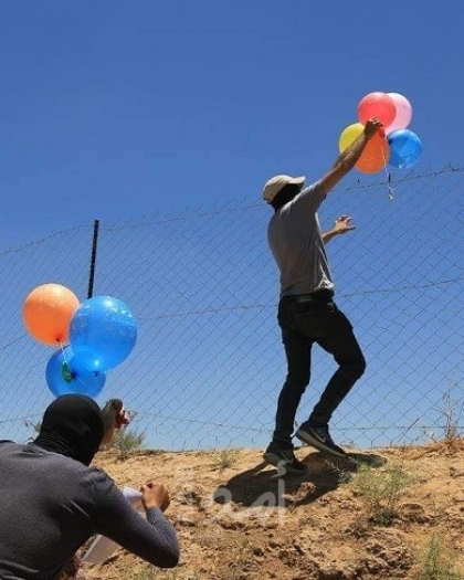 صحفي إسرائيلي ينتقد سياسة "حكومة بينيت" بالتعامل مع البالونات الحارقة: لا تختلف عن السابق