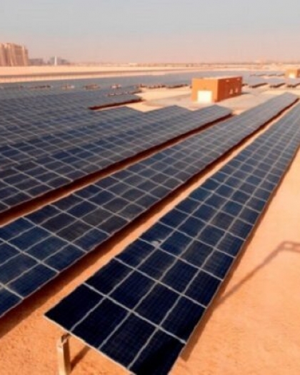 الإمارات تستعد لبدء تشغيل إحدى أكبر المحطات الشمسية في العالم