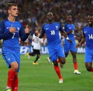 منتخب فرنسا يثير أول أزمة بين زيدان وريال مدريد.. تفاصيل